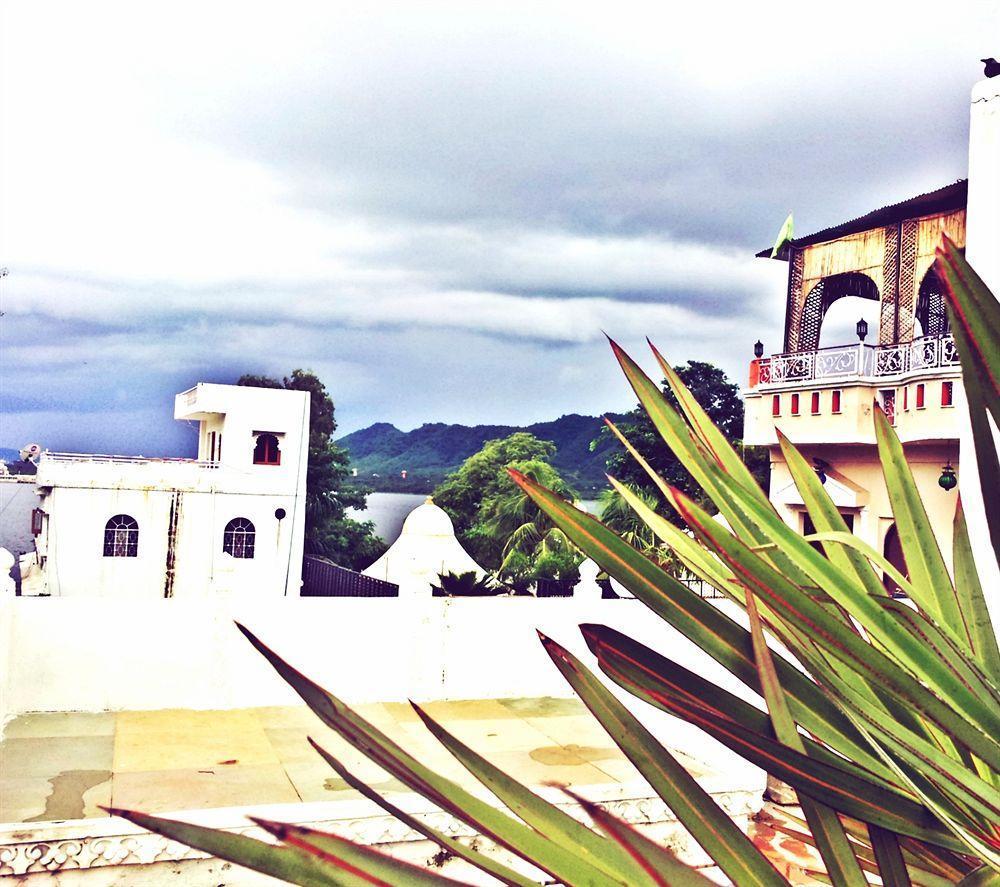 Hotel Hibiscus Udaipur Exterior foto
