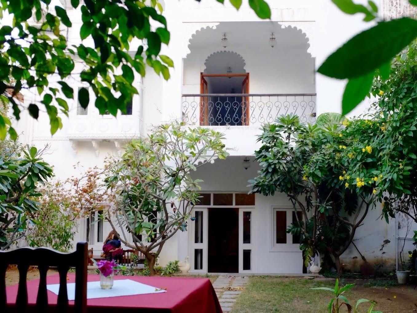 Hotel Hibiscus Udaipur Exterior foto
